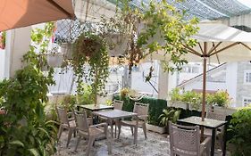 Laverne Hotel